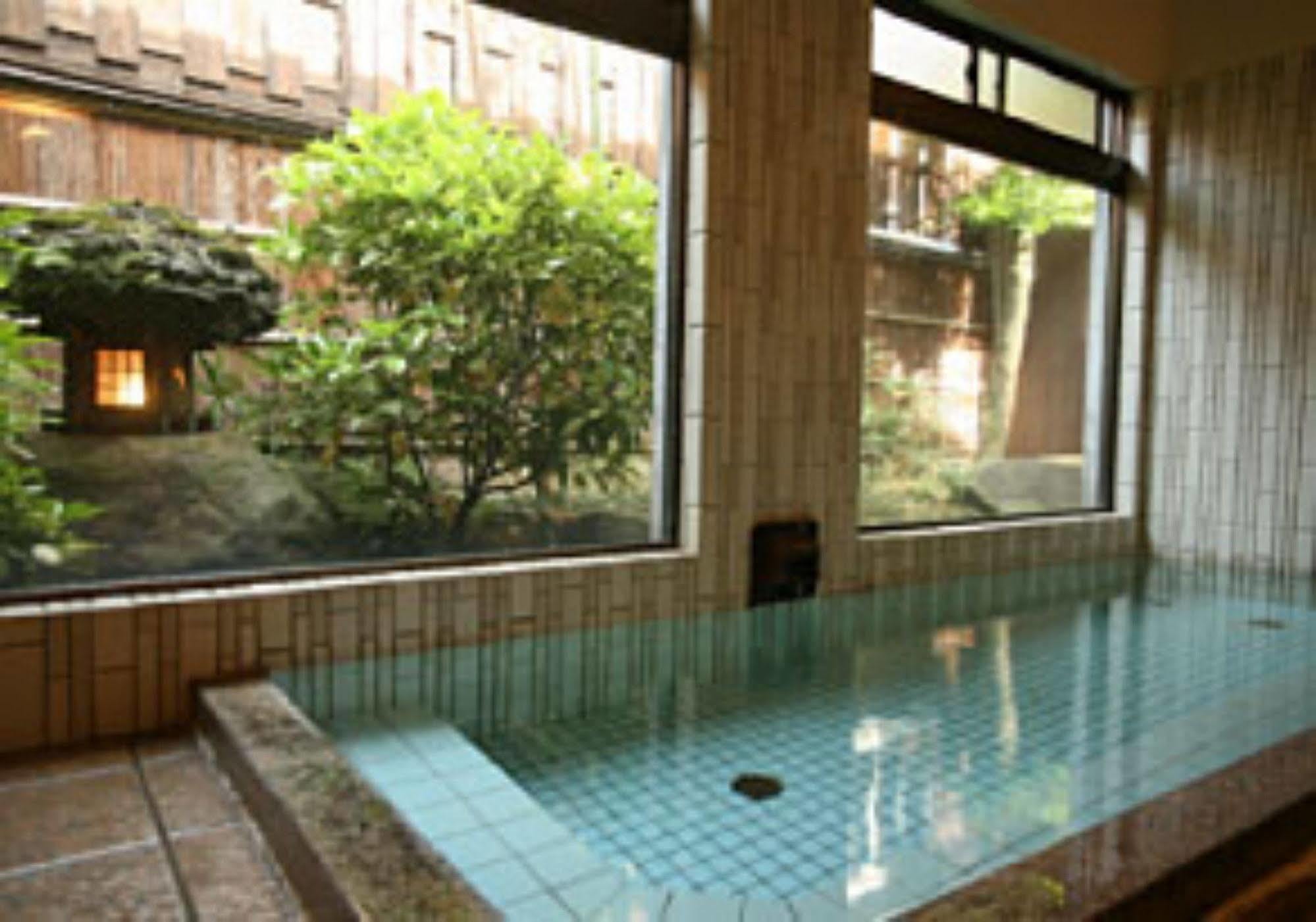 Kinosaki Onsen Kawaguchiya Honkan 4*